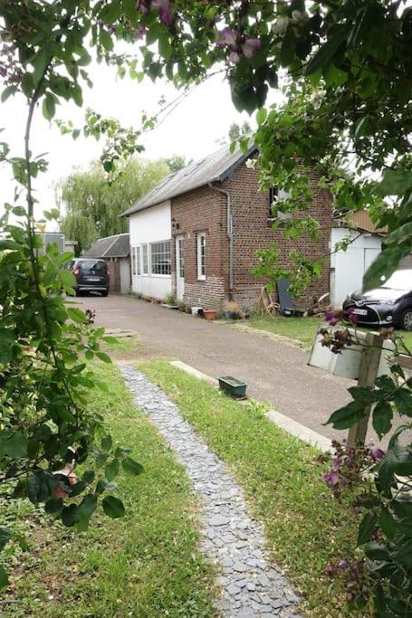 Gite Au Coeur D'Une Residence D'Artiste Saint-Aubin-de-Bonneval Exterior photo