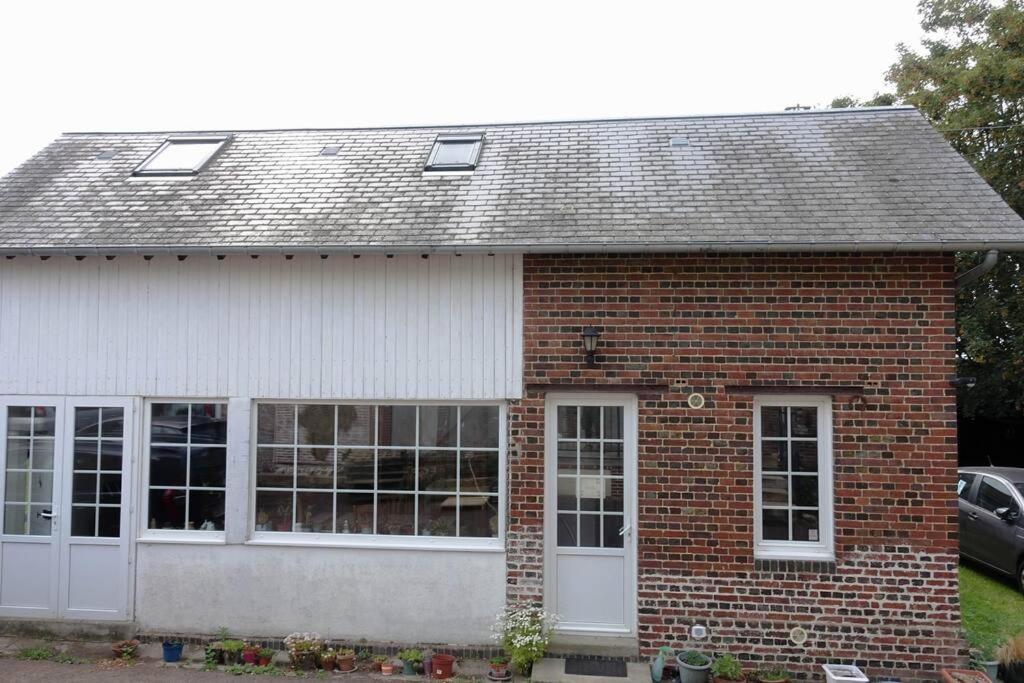 Gite Au Coeur D'Une Residence D'Artiste Saint-Aubin-de-Bonneval Exterior photo